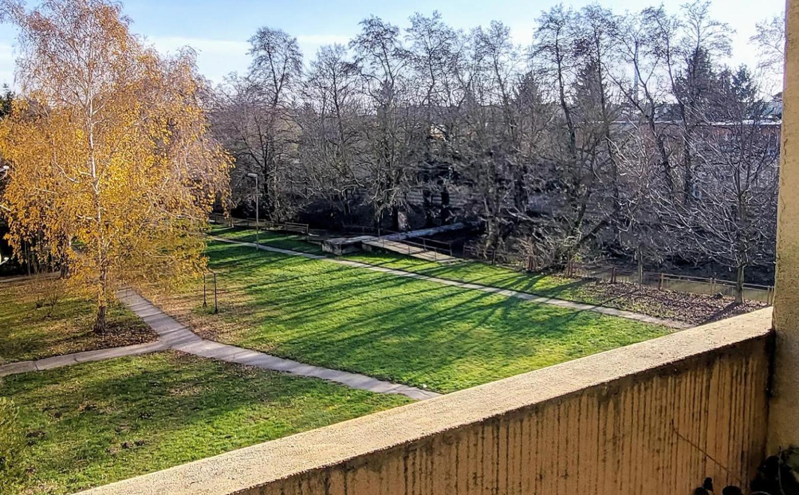 Apartman Surany Esterno foto