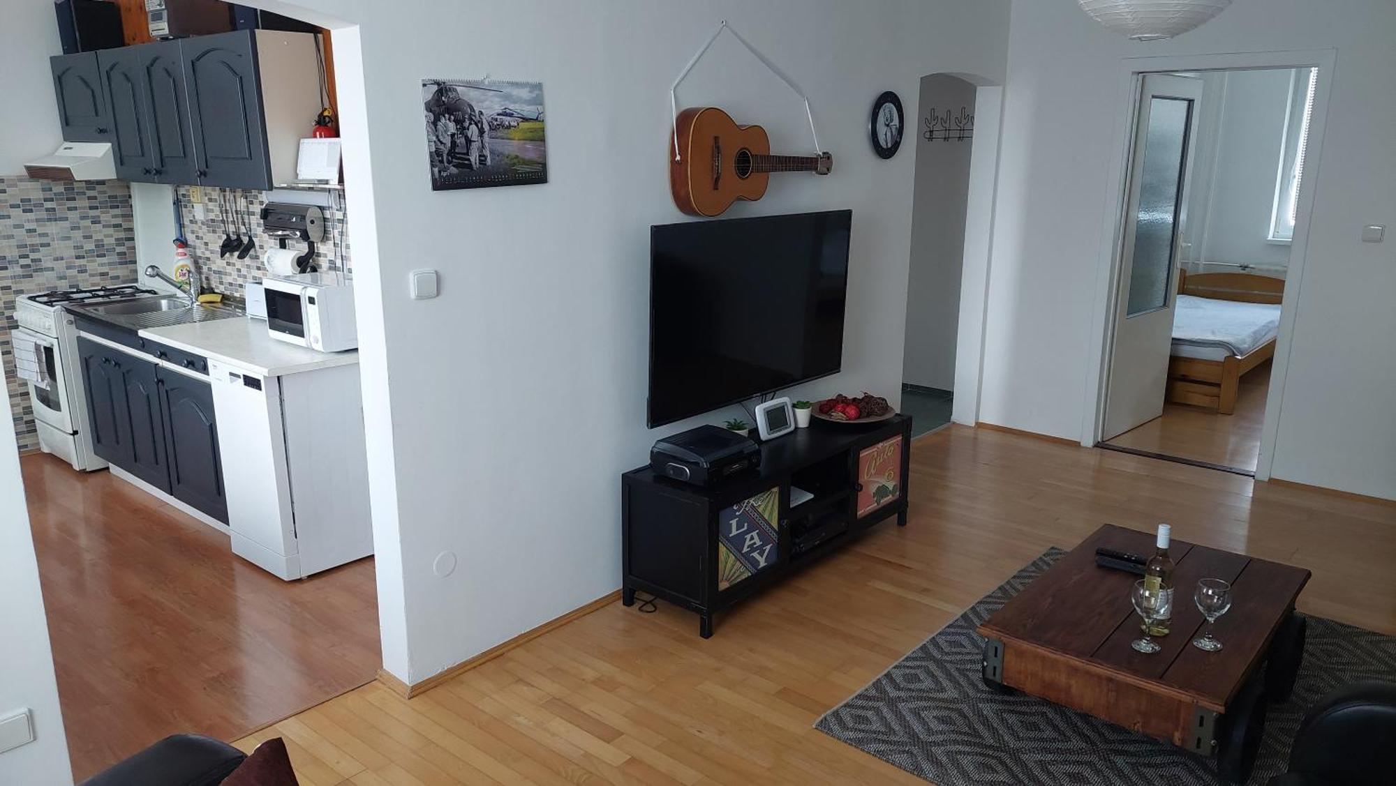 Apartman Surany Esterno foto